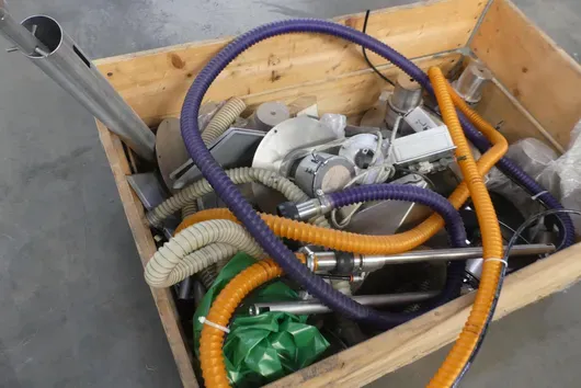 Soubor příslušenství/průmyslového materiálu, s paletou
