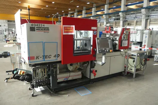 FERROMATIK MILACRON K-TEC 40 injection molding machine