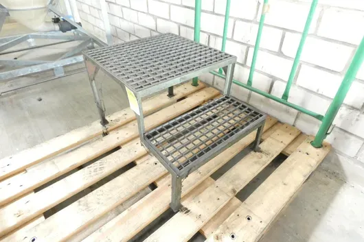 Machine step