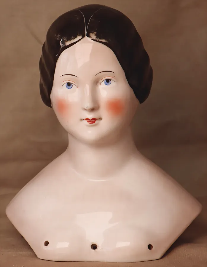 Výjimečná glazovaná porcelánová hlavička