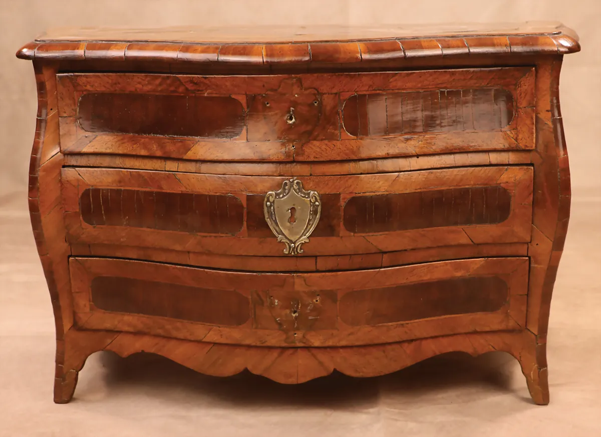 Commode miniature baroque
