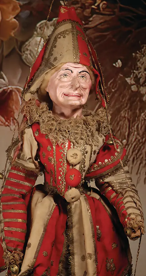 PULCINELLA – vers 1880, 82 cm, tête en papier mâché expressive