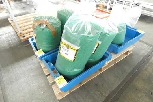 Box of plastic granules, without pallet