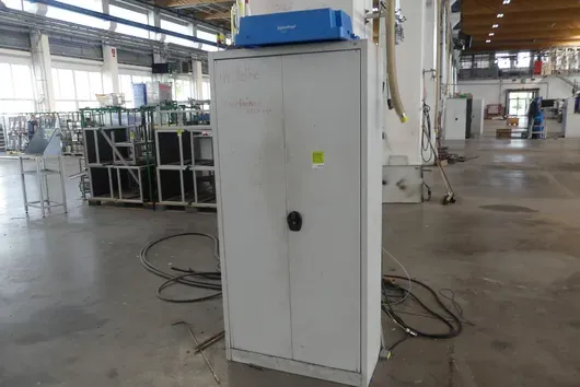 Metal storage cabinet, without contents