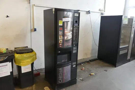 Hot beverage vending machine, defective
