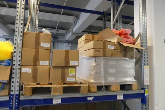 Packaging material lot, with 2x pallet