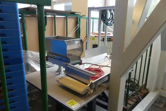 Konvolut Industriebedarf, mit Lagerrunge
