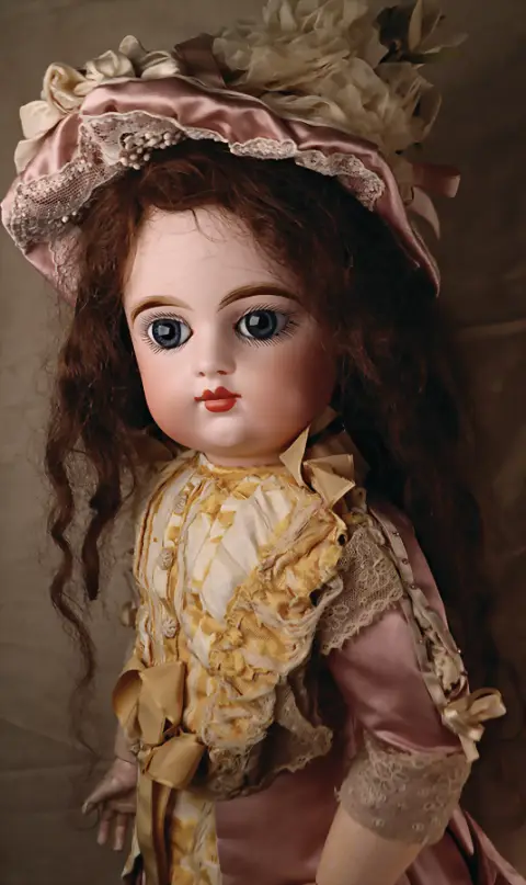 EDEN BÉBÉ – grand Bébé français aux yeux envoûtants