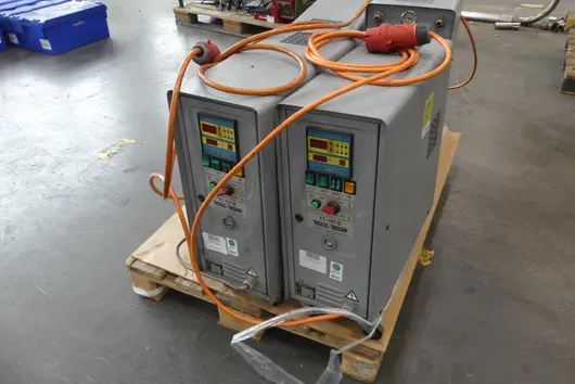 2x TOOL-Temp temperature control unit TT-157E or TT-188