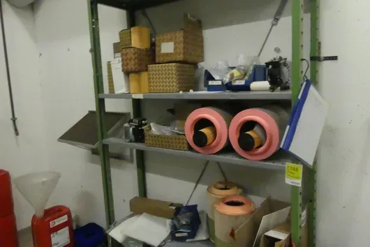 Étagère de stockage avec accessoires/divers
