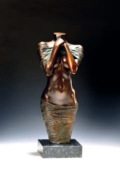 Willi Kissmer, né en 1951, sculpture en bronze, Demi-nu II, signée, num. 48/49, H env. 54 cm