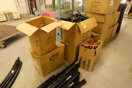 5 cartons de lot de cintres