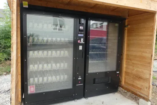 2x Automatenland drinks and snack vending machine