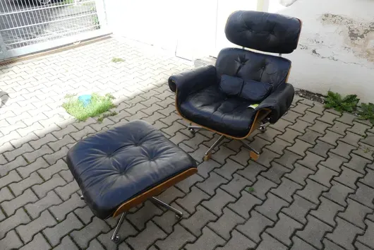 Lounge-chair avec pouf