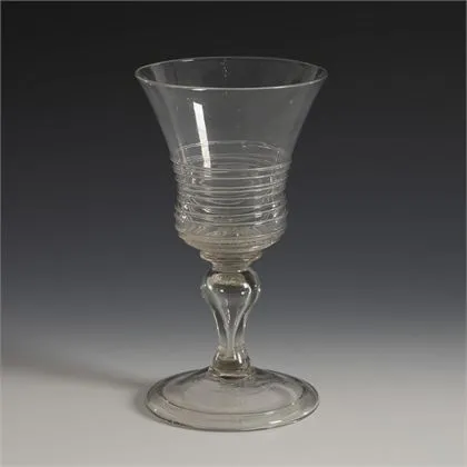 Grand verre baroque à pied