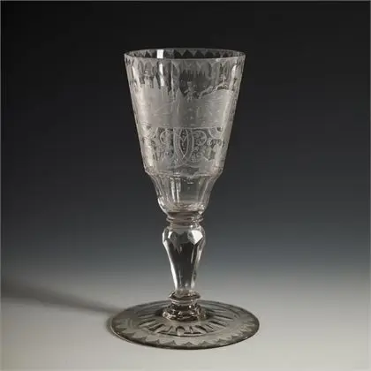 Verre baroque à pied