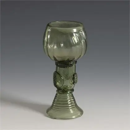 Verre romain baroque