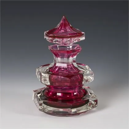 Flacon avec sous-couche rubis doré