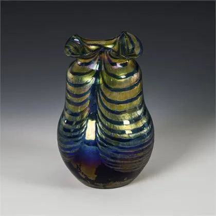 Vase Art nouveau avec fils bleus. Kralik