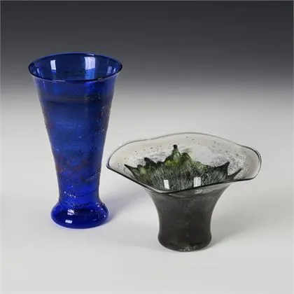 Kunstglas vaas en schaal