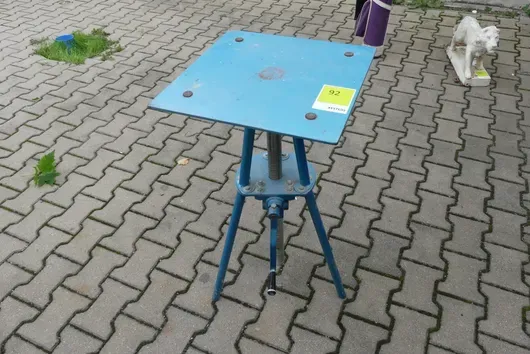 Werktafel met slingerverstelling