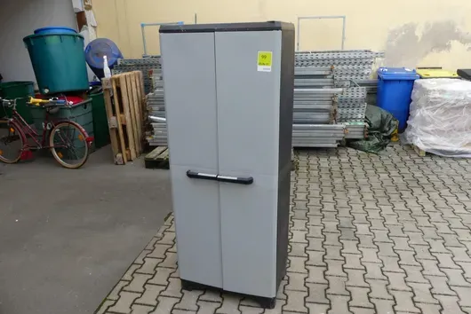 Шкаф