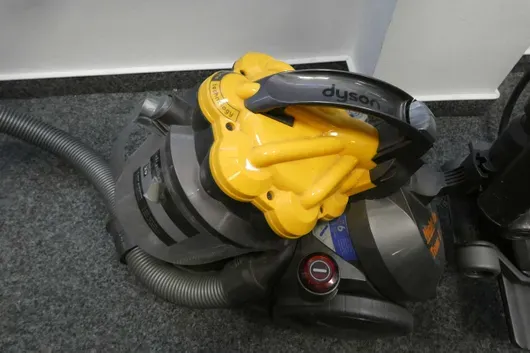 DYSON DC 26 Staubsauger