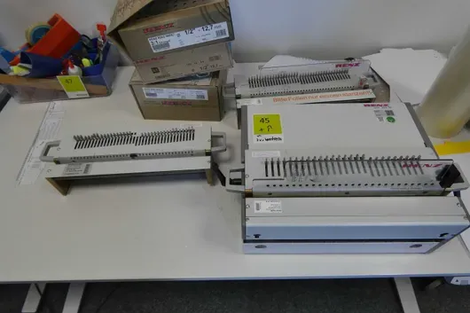 Système de reliure RENZ avec 2x outil de perforation interchangeable