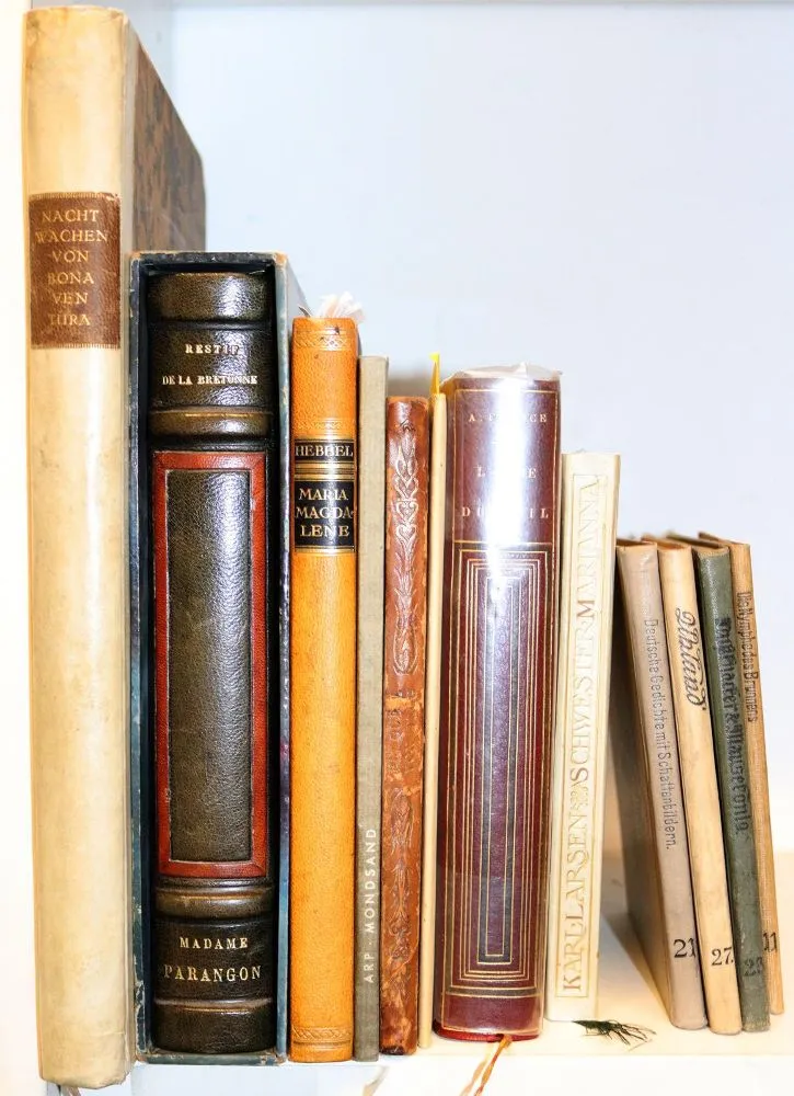 Collection – de 12 écrits en éditions bibliophiliques, reliures diverses
