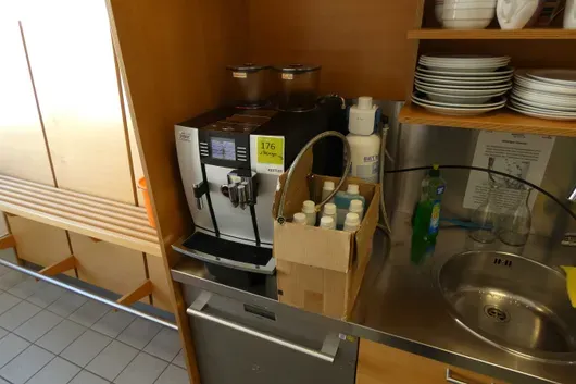 Jura fully automatic coffee machine + cleaning agent