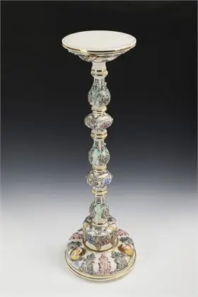 Capodimonte bloemkolom met bord