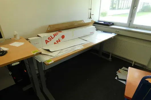 Bureau à hauteur réglable électrique + chaise de bureau