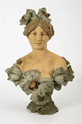 Jugendstil buste van een jonge dame met klaprozen. Amphora-Werke, K. K. Priv. Keramische Werke Riessner, Stellmacher & Kessel, Turn-Teplitz