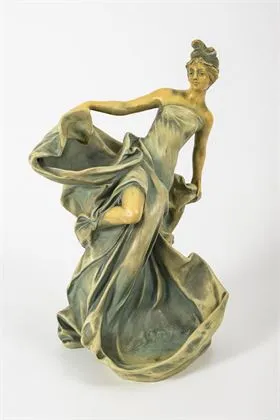 Jugendstil-Ablageschale mit Tänzerin. Bernhard Bloch, Porzellan-, Ofen- und Terrakottafabriken; Eichwald (Dubi) / Böhmen
