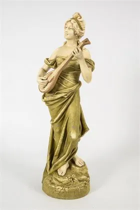 Figuur "Erato". Royal Dux Bohemia