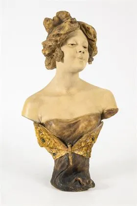 Jugendstil-Büste eines Mädchens mit Libelle. Wiener Manufaktur Friedrich Goldscheider