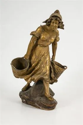 Fille avec deux paniers. Manufacture viennoise Friedrich Goldscheider