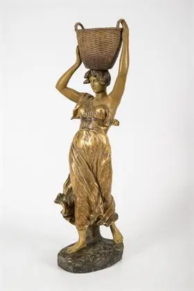 Figurine : porteuse de panier. Manufacture viennoise Friedrich Goldscheider