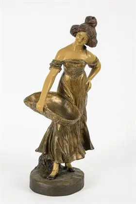 Figurine Art nouveau : femme avec panier