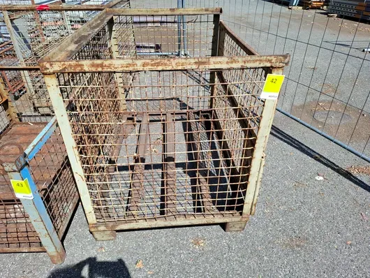 Caisse grillagée métallique