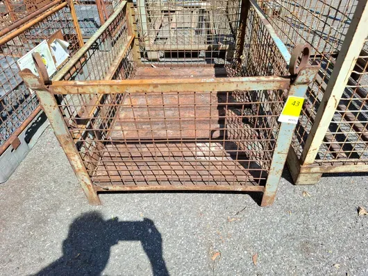 Caisse grillagée métallique