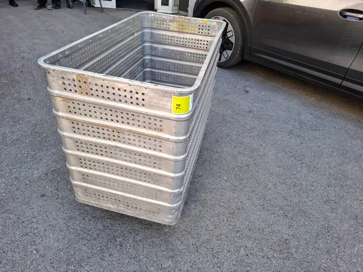 Pojemnik transportowy