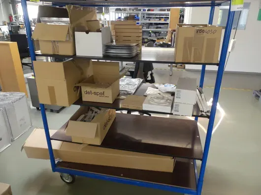Inhoud van etagewagen