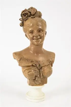Buste d'une jeune fille avec une rose dans les cheveux