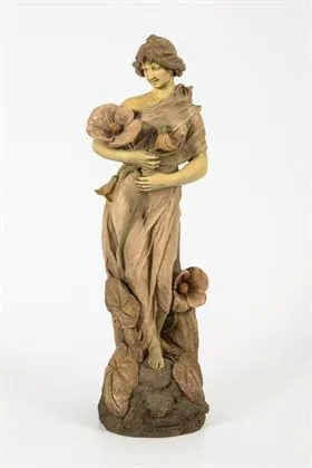 Figurine "Le Bégonia". Louis Alphonse Hanne Manufacture de L'Isle-Adam