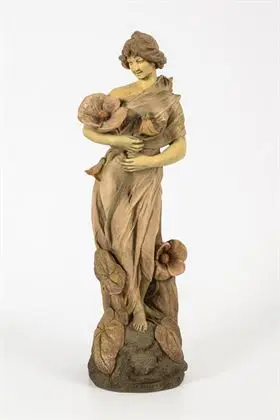 Figurine "Le Bégonia". Louis Alphonse Hanne Manufacture de L'Isle-Adam