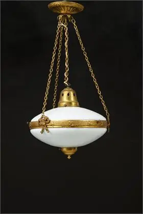 Stropní lampa ve stylu empír
