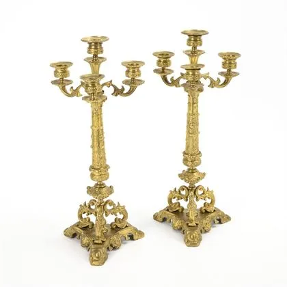 Paire de chandeliers en bronze
