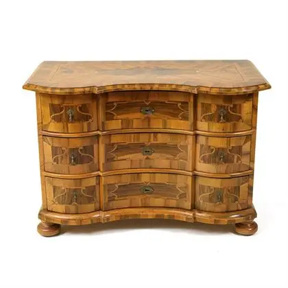 Geïntarsieerde barokke commode
