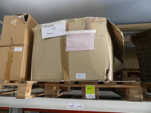 Presumed lot packaging material